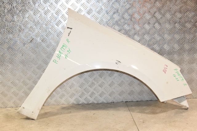 Переднє праве крило 9802164280 PEUGEOT