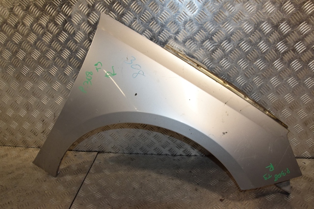 Переднє праве крило 9802164280 PEUGEOT