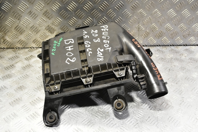 Корпус повітряного фільтра 9806561080 PEUGEOT