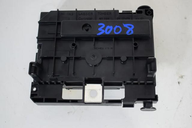 Коробка запобіжників 9807028580 PEUGEOT
