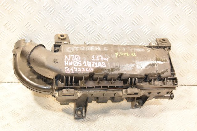 Корпус повітряного фільтра 9812735680 PEUGEOT