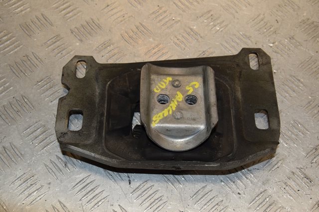 Подушка (опора) двигуна, ліва верхня 9813699680 PEUGEOT