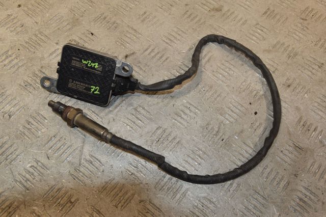 Датчик оксидів азоту NOX, задній A0009058111 MERCEDES