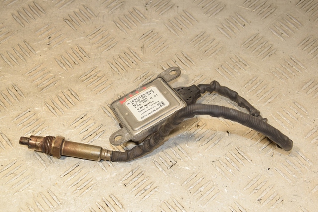 Датчик оксидів азоту NOX, задній A0009058411 MERCEDES