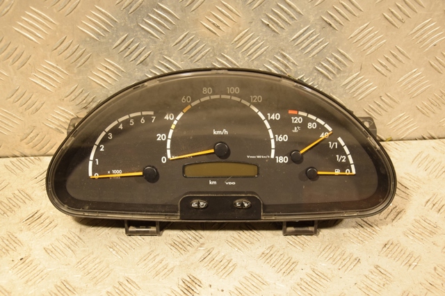 Панель приладів A0014468521 MERCEDES