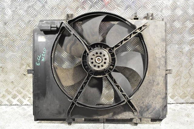 Вентилятор радиатора 7 лопастей в сборе c диффузором mercedes (w210) A0015003093