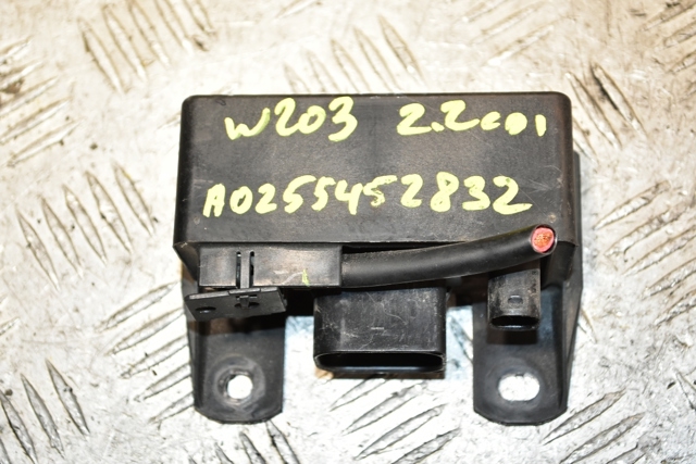 Реле свічок накалу A0255452832 MERCEDES