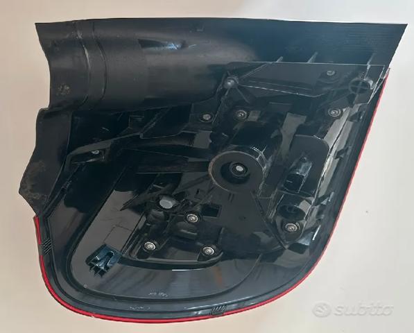 Задні ліхтарі A1569068400 MERCEDES