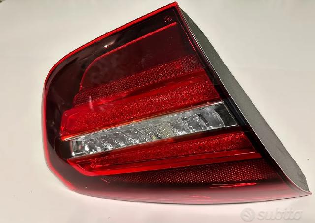 Стоп задній A1569068700 MERCEDES