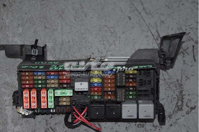 Коробка запобіжників A1645403372 MERCEDES