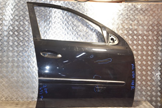 Пасажирські передні двері A1647201005 MERCEDES