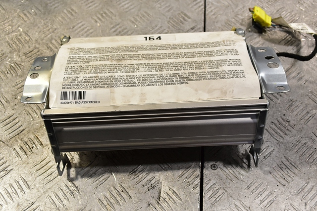 Подушка безпеки пасажира A1648600805 MERCEDES