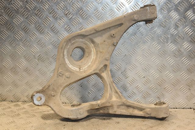 Балансир задній нижній, лівий A1663500906 MERCEDES