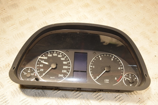 щиток приладу A1695408647 MERCEDES