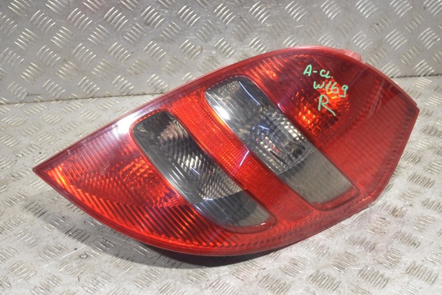 Задній правий стоп A1698201064 MERCEDES