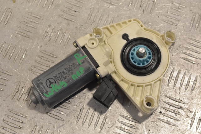 Склопідйомник передньої правої двері A1698201842 MERCEDES