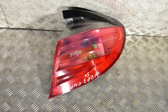 Ліхтар задній правий A2038200664 MERCEDES