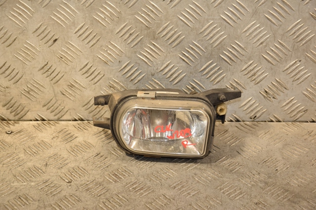 Туманка права A2038201256 MERCEDES