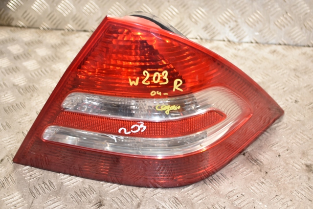 Ліхтар задній правий A2038202064 MERCEDES