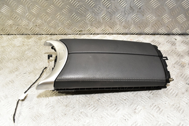 Кришка підлокітника A2056808804 MERCEDES