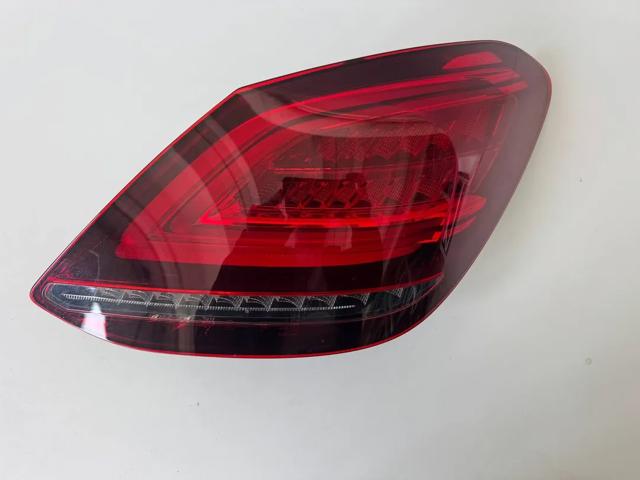 Ліхтар задній правий A2059064603 MERCEDES