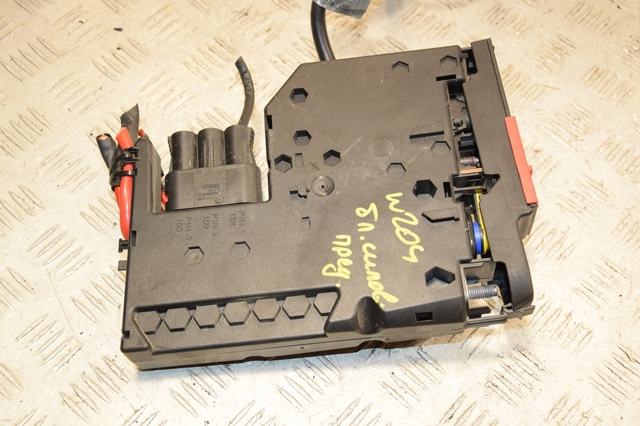 Коробка запобіжників A2075401850 MERCEDES