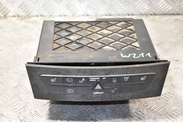 Кнопка аварійки A2116800552 MERCEDES