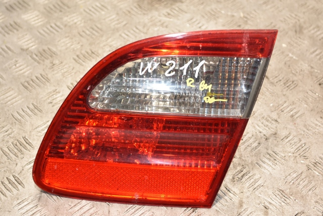 Ліхтар задній внутрішній правий A2118203064 MERCEDES