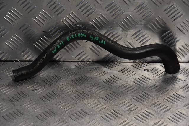 Водопровідна труба системи охолодження A2118327794 MERCEDES