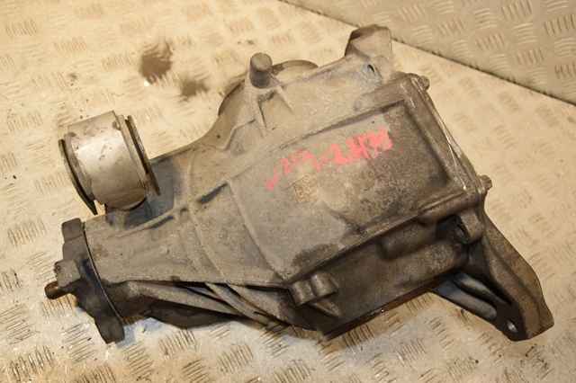 Задній редуктор A2133505200 MERCEDES