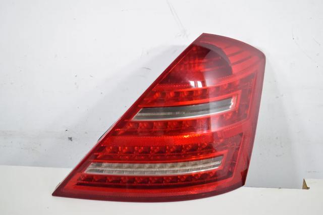 Задні ліхтарі A2218201464 MERCEDES