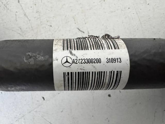 Привід передній правий A2423300200 MERCEDES