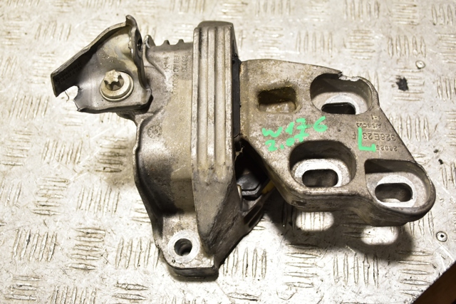 Ліва подушка двигуна A2462400617 MERCEDES