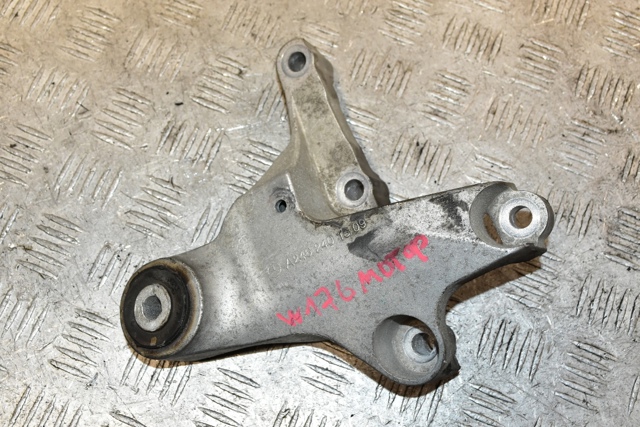 Подушка (опора) двигуна, верхня A2462401309 MERCEDES