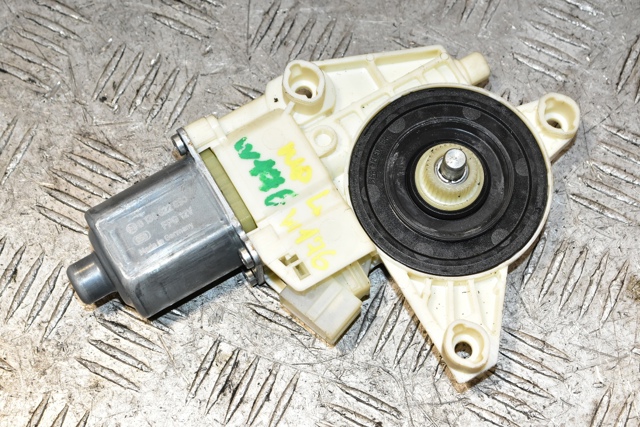 Привід ліфта передній A2469065100 MERCEDES