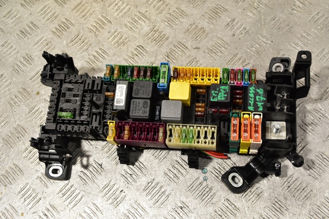 Коробка запобіжників A2469066600 MERCEDES