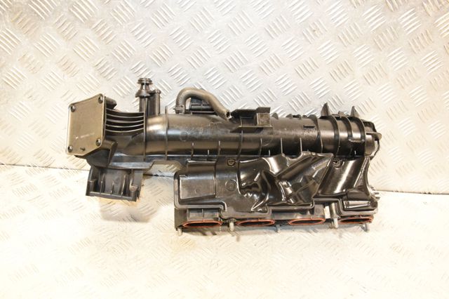Колектор впускний A2700900737 MERCEDES