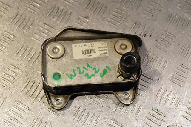 Масляний радіатор охолодження рідини АКПП A6111880301 MERCEDES