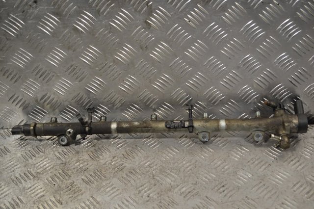 Паливна рампа A6120700295 MERCEDES