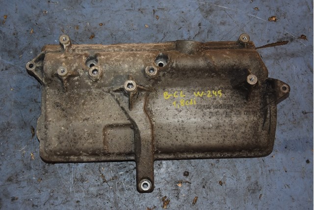 Кришка двигуна декоративна A6400100667 MERCEDES