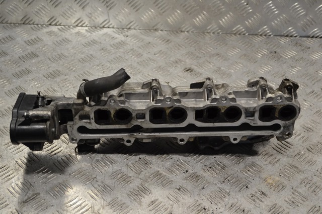 Колектор впускний A6400900337 MERCEDES