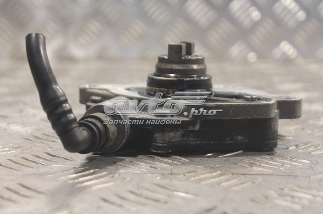 Насос вакуумний A6402300265 MITSUBISHI