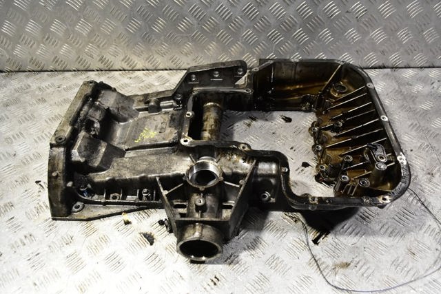 Піддон масляний картера двигуна A6420140502 MERCEDES