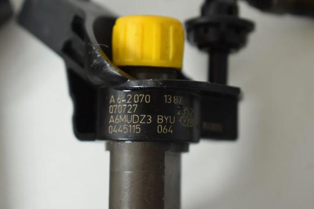 Форсунка інжектора A6420701387 CHRYSLER