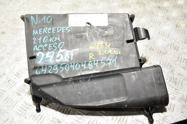 Корпус повітряного фільтра, правий A6420902001 MERCEDES