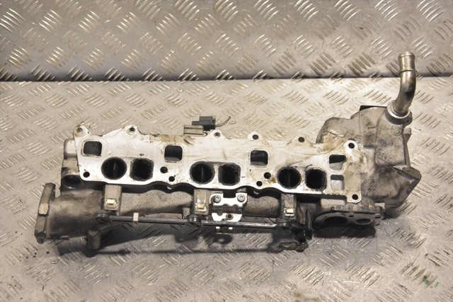 Колектор впускний, лівий A6420907037 MERCEDES