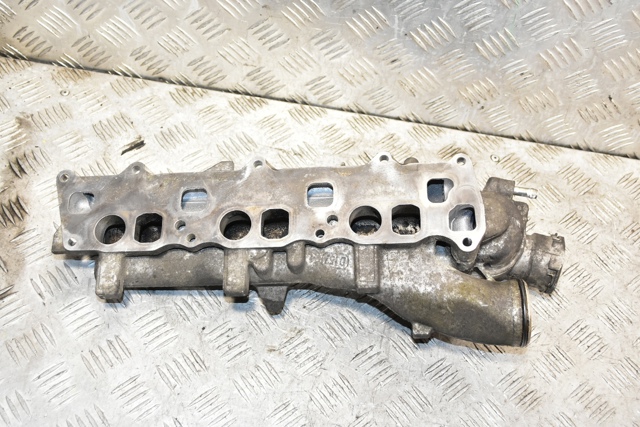 Колектор впускний, правий A6420907837 MERCEDES
