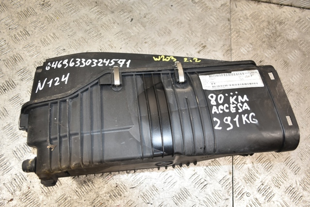 Повітряний фільтр двигуна A6460900901 MERCEDES