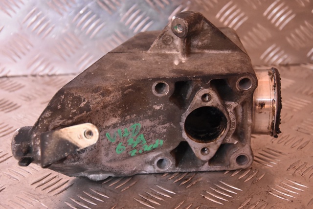 Кронштейн подушки (опори) двигуна, лівої A6462230004 MERCEDES