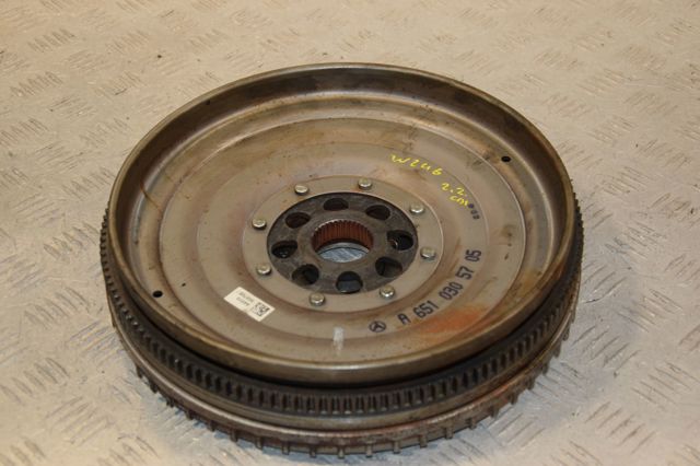 Маховик із зубчастим ободом в зборі A6510305705 MERCEDES